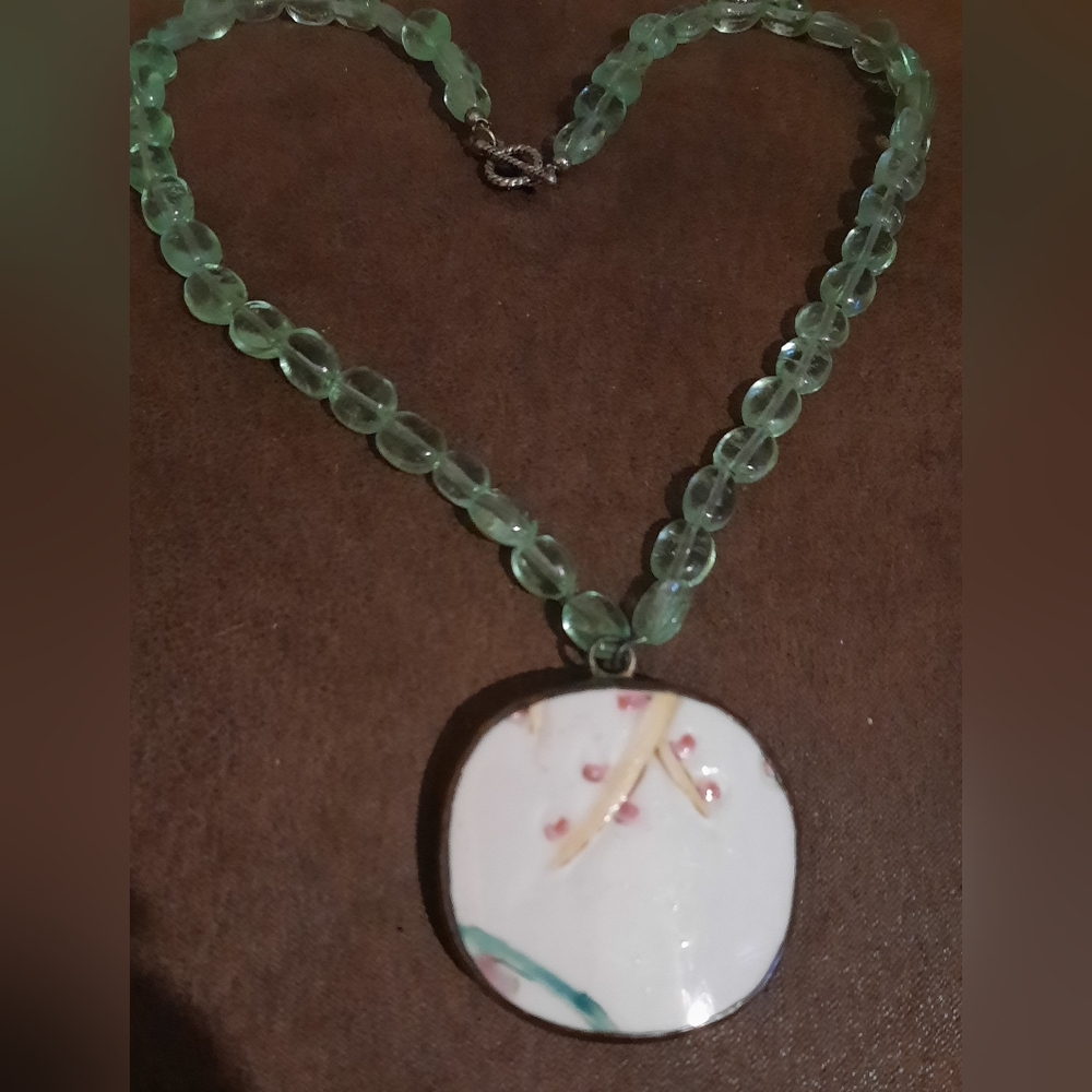 Pottery shard pendant on beaded necklace toggle clasp green and white - Picture 14 of 15